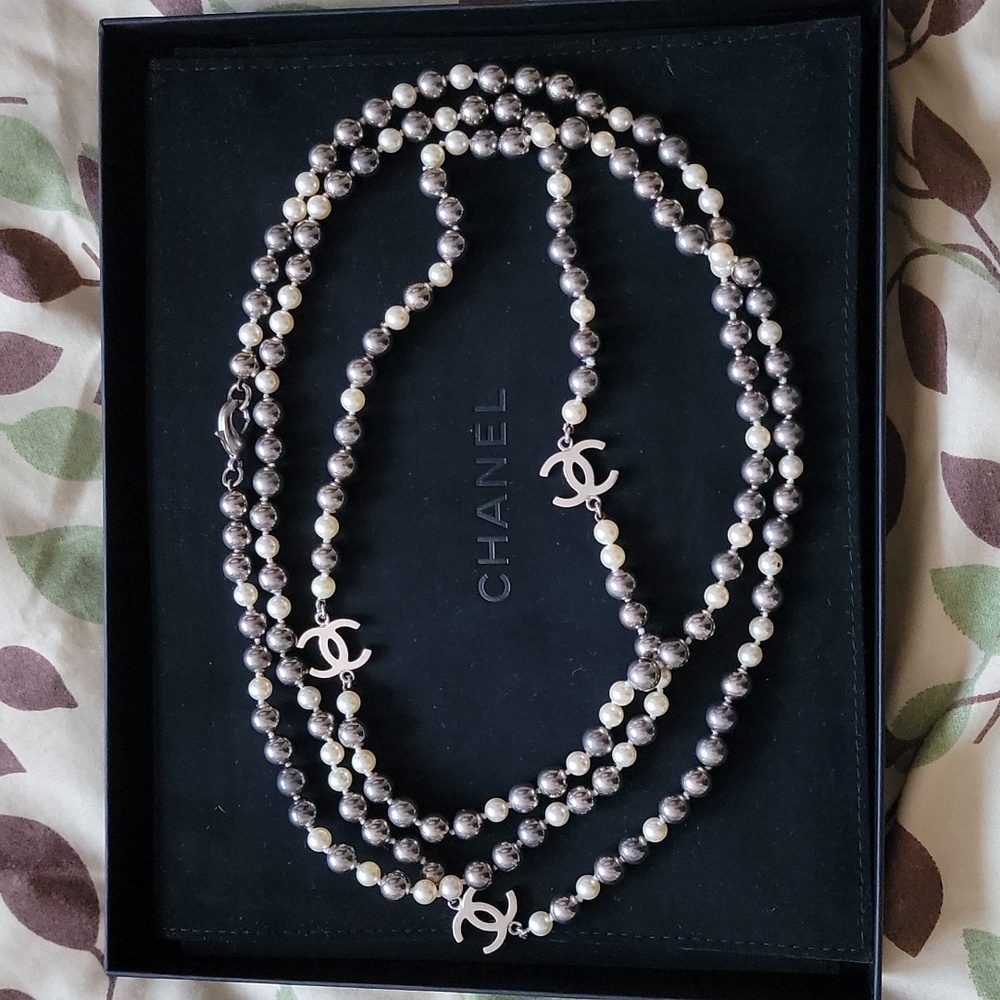 Chanel Multicolored Faux Pearl Silver and White Extra Long Strand Neckla…